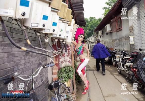 爱丝：高清裤袜先生图包，谁说只值一看？