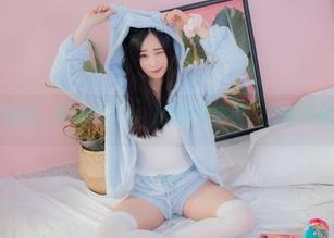 荒诞的黑猫，Bambi(밤비)的调皮套图，你敢来瞧瞧吗？