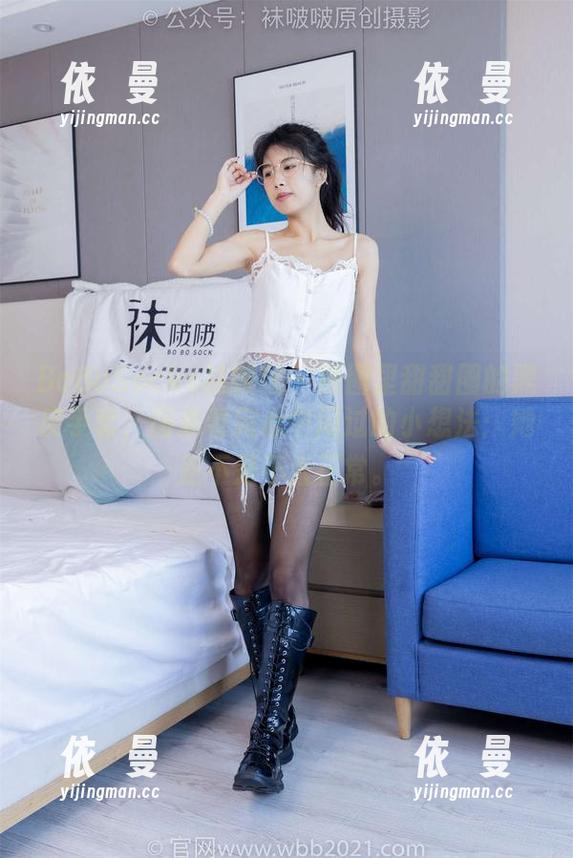 BoBoSocks袜啵啵-甜甜圈 BoBoSocks袜啵啵 - 原图里甜甜圈的黑皮手套,图集看完心中闪过的小想法:她是不是不太正常。
