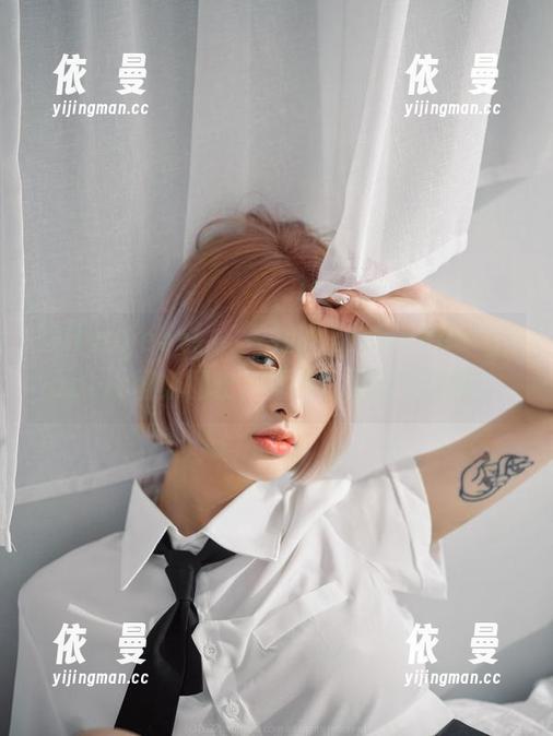 被Hyoyeon(김효연)的KoreanRealgraphic图集圈粉，福利就是这么简单！