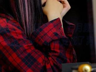 PANS摄影 - 最新写真：七月教你如何在礼服中走出猫步，结果变成了狗蹦跳！