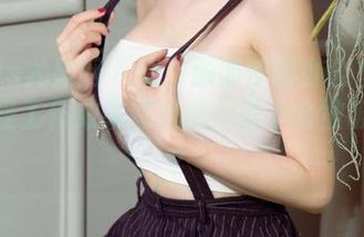 UGirls尤果网 - 看！颜亦汐的办公室写真，难怪工作效率这么低，谁不会被吸引呢？