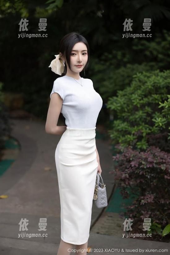 XIAOYU语画界-蜜桃酱 XIAOYU语画界 - 蜜桃酱和她的原图:职业装,谁说不能耍点花招?