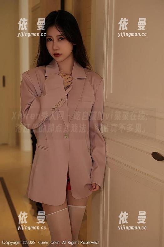 Xiuren秀人网 - 吃白菜的vi菜菜在线：浴缸里的那点儿戏法，图片真不多见。