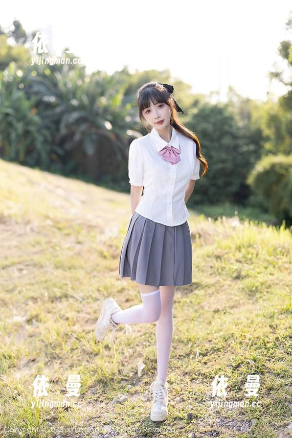 Xiuren秀人网 - 除了沙滩和冰淇淋，奶芙乔乔的夏天作品也可以免费欣赏哦！