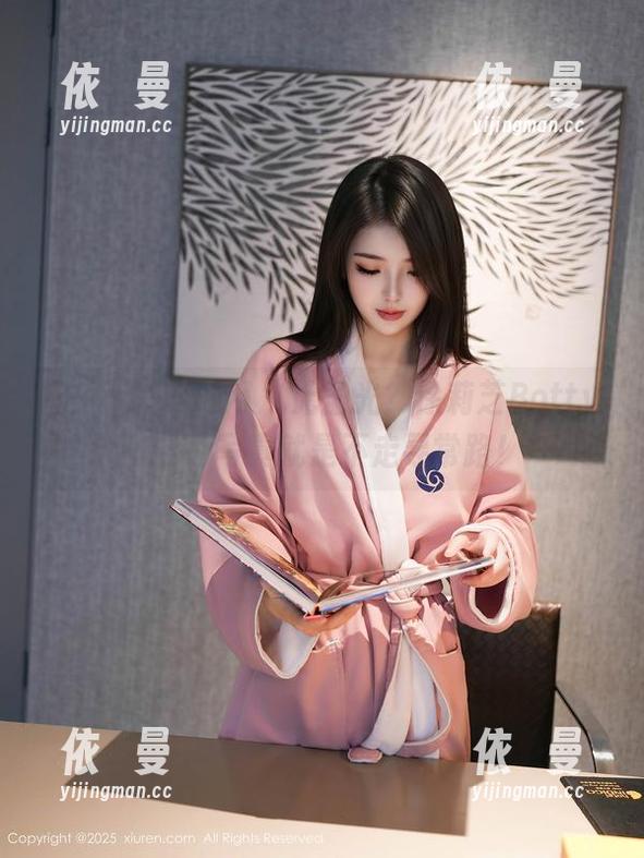 Xiuren秀人网 - 无圣光？徐莉芝Botty的粉色写真就是不走寻常路！