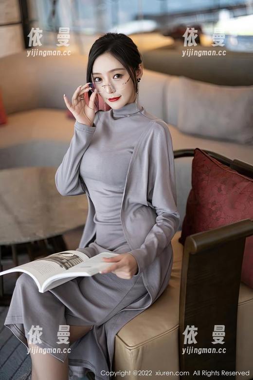 Xiuren秀人网 - 看徐莉芝Botty的写真，顺便想：这个“姐姐”我能抱走吗？