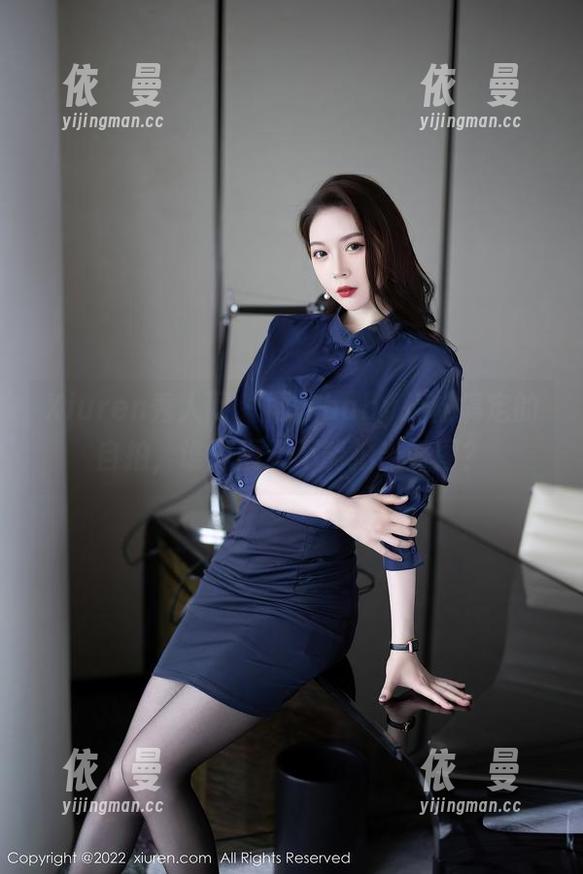 Xiuren秀人网 - 雨儿baby轻松搞定的自拍，谁说雨天不能拍出好图？