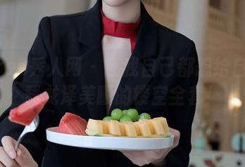 Xiuren秀人网 - 连我自己都想给自己下载龙泽美曦的镂空全套！