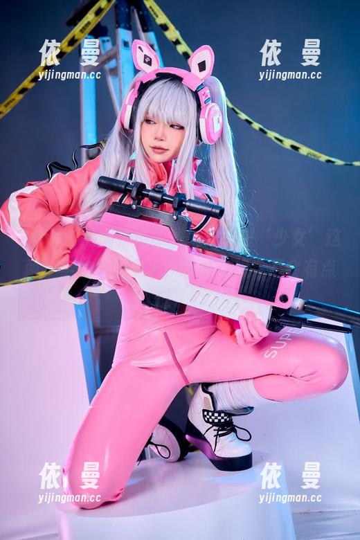 ZinieQ的高清图集，大概是对‘少女’这两个字的重新定义，我这么想会不会有点过了？