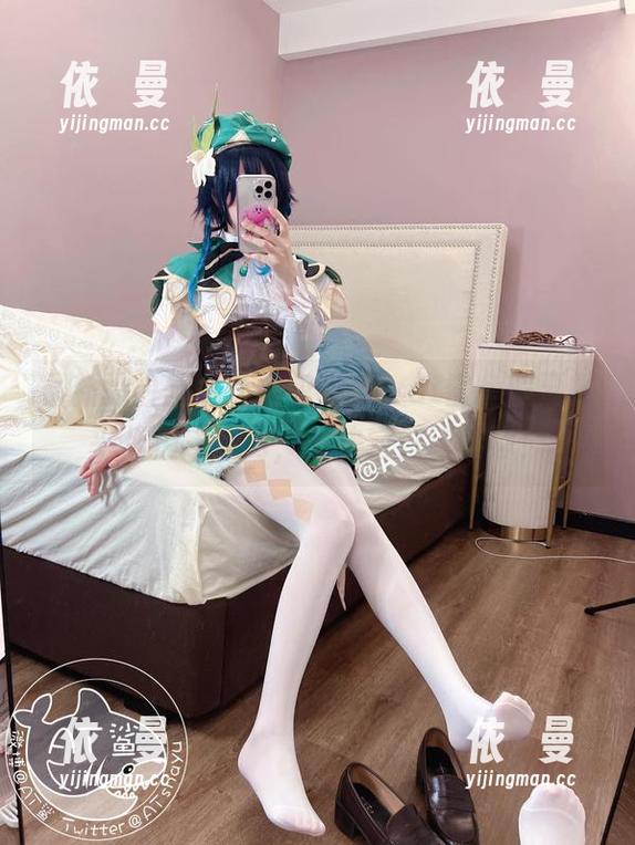最新的白丝女仆图包来了，at鲨鱼偏要把平凡拍成魔幻，我决定付诸实际！