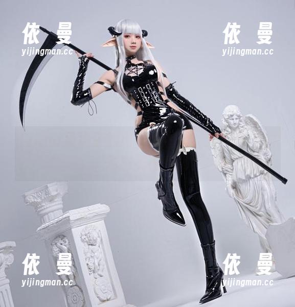izumi泉桃子的网袜大冒险：来自床上的私房美图秀场