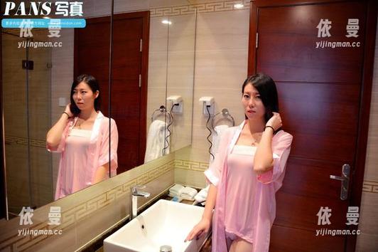 pans-可儿 pans - 可儿的美脚写真集:那双腿,岂止是修长,更像是空气中的青春气息。