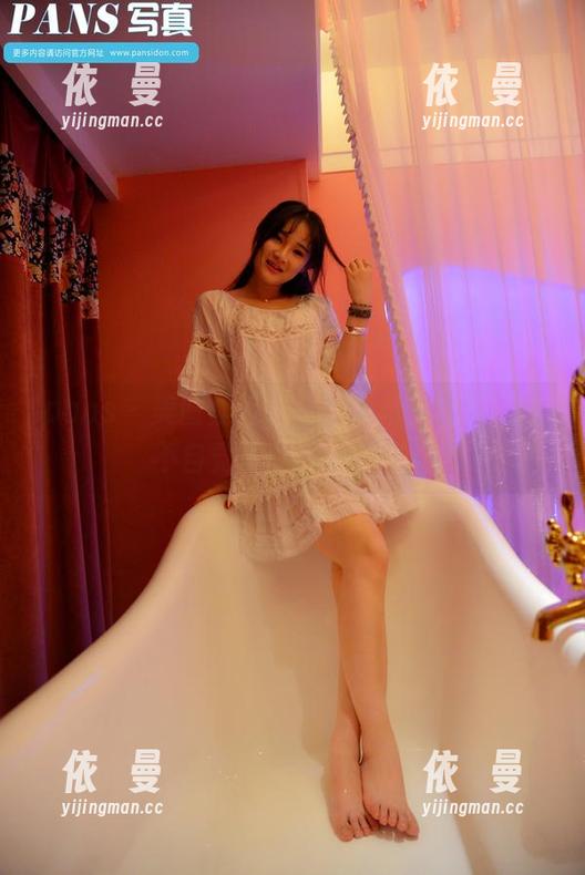 pans - 美图壁纸，木木短裙的模样让我不自觉想要多看几眼。