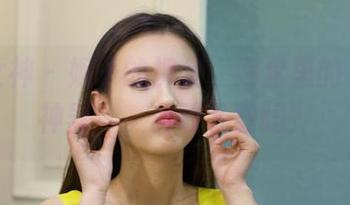 克拉女神 - 妮子的裸足：网盘里的“秘藏神器”，你敢下载吗？