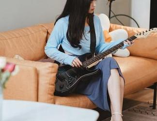 梦游在凉凉子美脚的幻境中：看画面还不够，还得动脑子啊…
