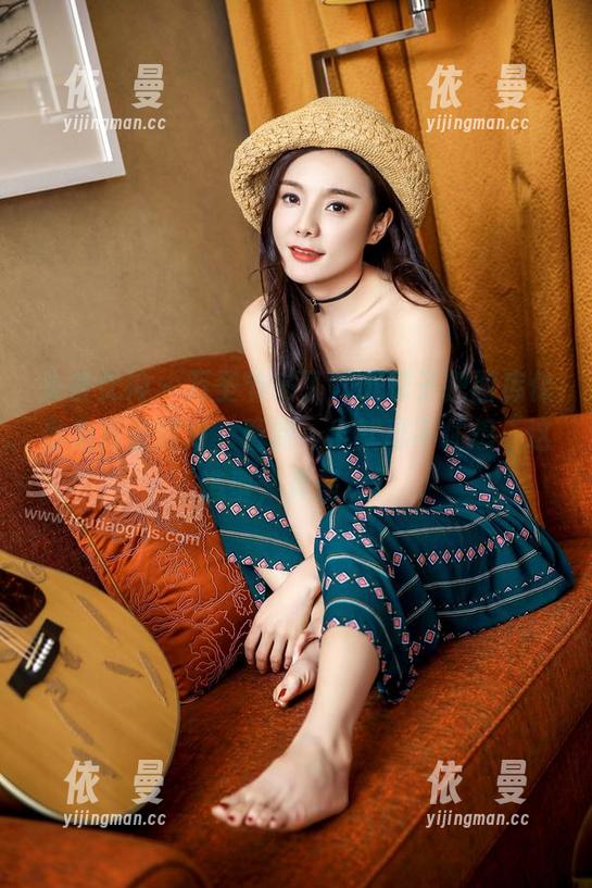 头条女神-小晴子 头条女神 - 万圣节来了,小晴子把图库化身为万圣派对,看到一半就忍不住想“这造型,真是...”