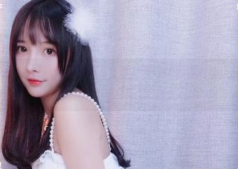 在线解锁小小奶瓶儿的制服师生版，双马尾的图片让人想唤起从前的午后时光。