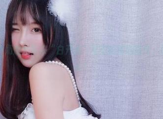 今日份小小奶瓶儿带来“白开水”毛衣的精选图片，是不是很上头？