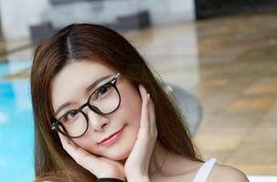 尤物馆 - 小探戈私拍档案：原图中的学姐，肆意流露着什么？