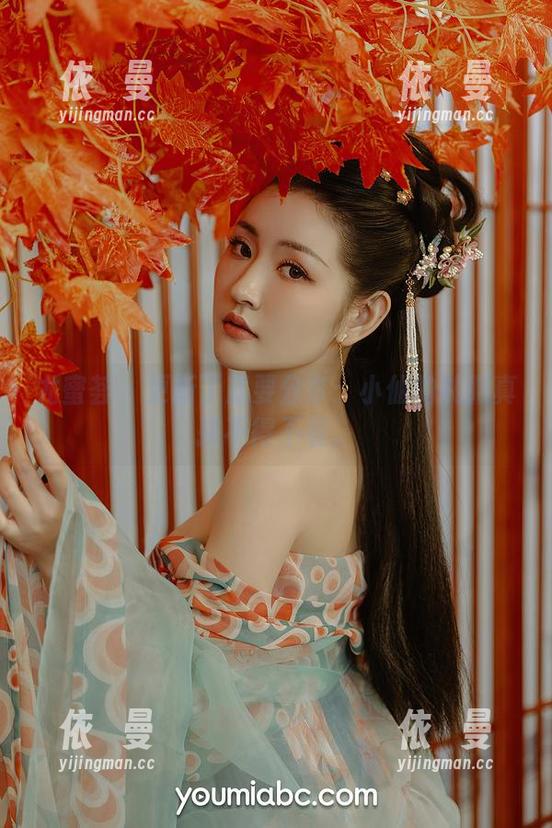 尤蜜荟 - 更新了就要分享：小仙的礼服真挑不得不看。