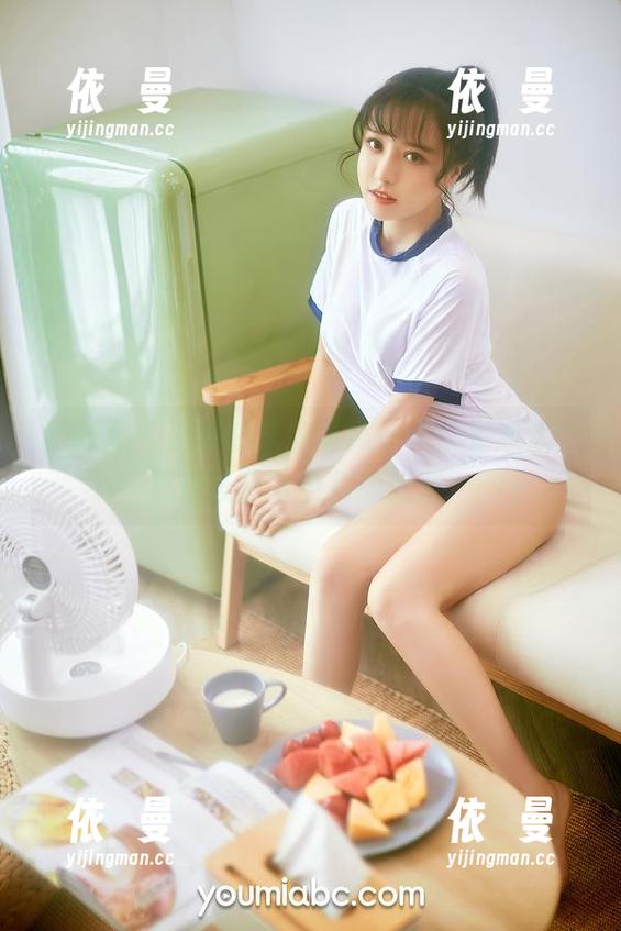 尤蜜荟-易阳 尤蜜荟 - 易阳的泳池写真:不仅是泡水,还是长腿与色彩的狂欢!