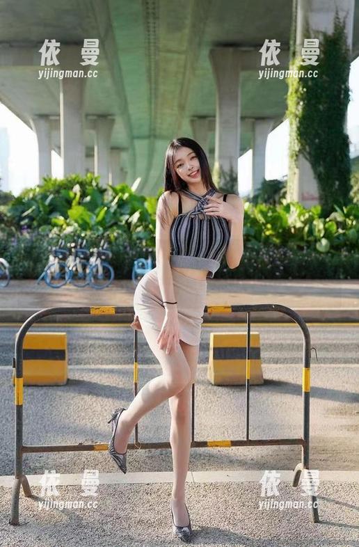 徐珺大哥 微密圈 - 最新图册:徐珺大哥的校服穿搭,难道真能吸引老师的注意?