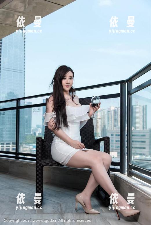 推女神 - 柠檬c_lemon今天的更新妥妥给了我震撼一下，原图纯白，效果好得我耳边一直是虫鸣。