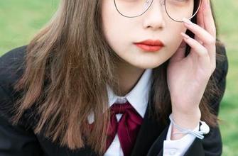 如果这是福利，梨瑾瑾的裸足图集就真的是“正中下怀”了？朋友们可想而知。