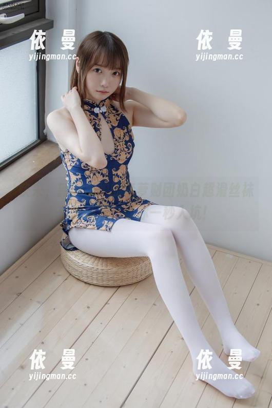 快来，新鲜出炉的森萝财团奶白超滑丝袜套图精选，让你一秒入坑！