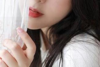 模范学院 - 玉兔miki：你能相信这双长腿的图片资源出自于她的自拍吗？