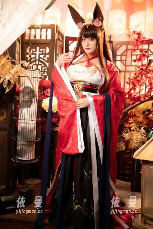 洛璃LoLiSAMA 女王气质哪能藏,观看洛璃LoLiSAMA的图包,逼格满满!