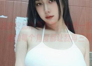 这就是浅安安的泳装写真，给我一份简单的分享，她的每个角度都让我再三琢磨。