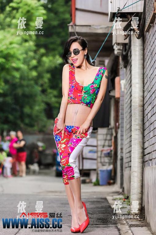 爱丝 - 在索菲的图册里，勒紧与释放的迷离瞬间——精选来袭！