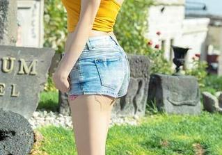 爱蜜社 - 小宝酱婚纱写真精选：穿上婚纱也能有点态度哦