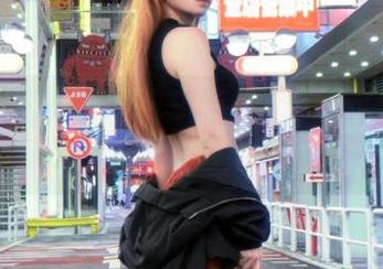 白色原图:特软儿Sona怎么把这种简单玩得这么绝?
