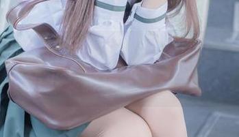 这组美图竟把我的壁纸都激活了，王羽杉的少女影像太吸引人。