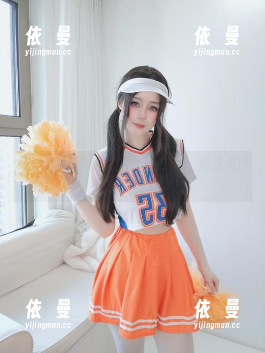 白银81 又一波白银81的学姐cos更新,但这角度是怎么想出来的?