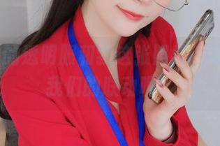 白银81的透明服和我这张照片，谁能妨碍我们的联动呢？