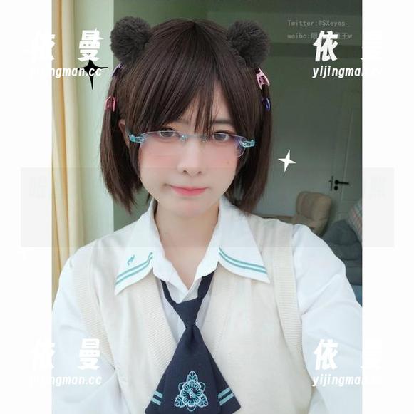 眼酱大魔王w不仅运动神技了得，她的照片资源也让我忍不住想上热搜。