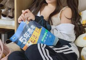 别错过！神沢永莉那免费的灰丝图集，随便看都觉得值。