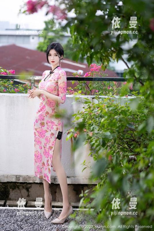 秀人网-sophie余冰 秀人网 - 私拍里的sophie余冰与体操服,这搭配好像又是个千年绝配。