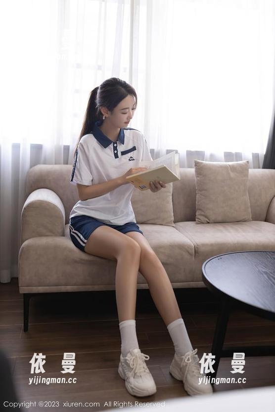 秀人网-z杯悠悠 秀人网 - z杯悠悠拉着睡衣扮演‘在家不出门’的专业人士