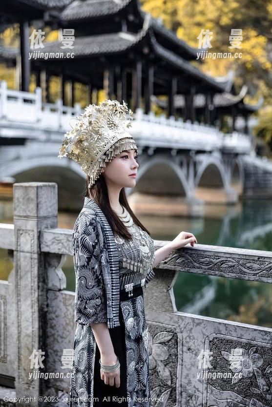 秀人网 - 如何用一条牛仔裤撑起整个腿部美感？就是阿朱啊的美图合集给你惊喜！