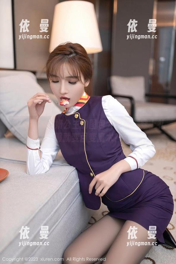 秀人网 - 心妍公主的图包大作战：穿上礼服就变百变魔术？