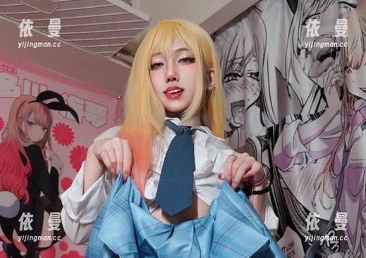 小小的宝多六花，绞肉姬的校服图册，竟然有种莫名的吸引力。