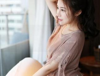 美媛馆 - 当小夕juju的眼镜与光线相遇，写真集带有一种悄然的紧张感，原图我等着！