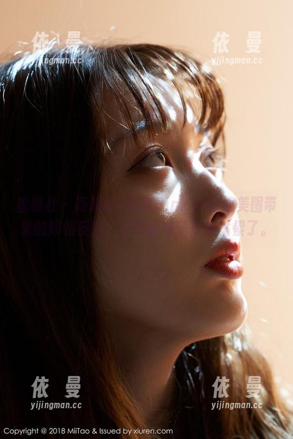 蜜桃社 - 高跟鞋+佩琦Pinky=在线美图带来的犀利反思，真觉得妹子打扮太累了。