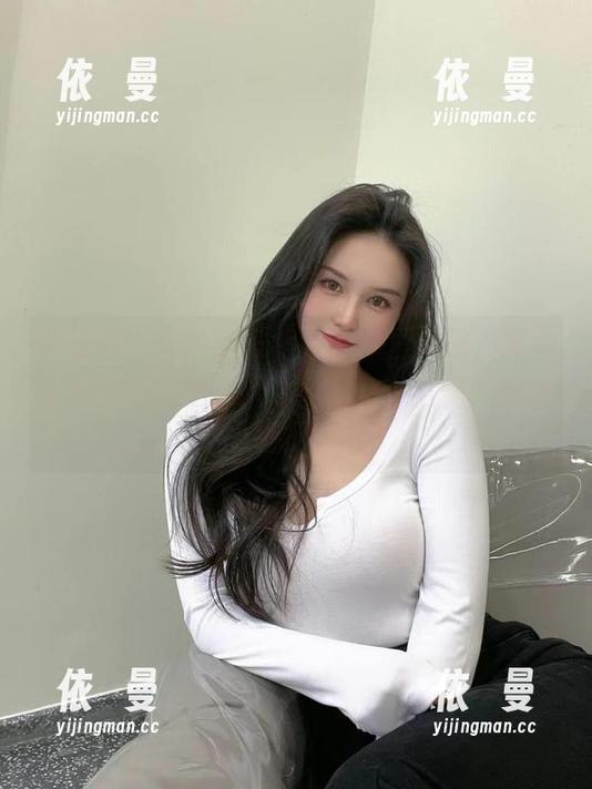 陈大小姐 微密圈 - 黑色连衣裙在图库里闪耀,陈大小姐或许在想着人生的另一个选择?我也想去搭配一下。