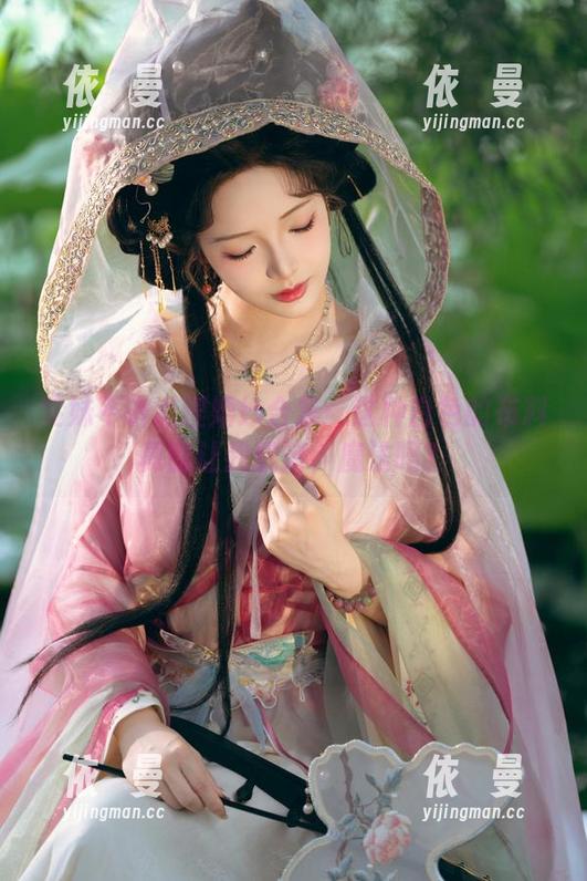 雯妹不讲道理婚纱合集：这种白色的布料真能让我沉迷，魔法吗？